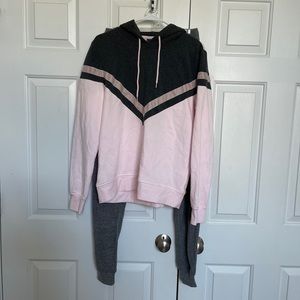 Zumiez Sweatsuit